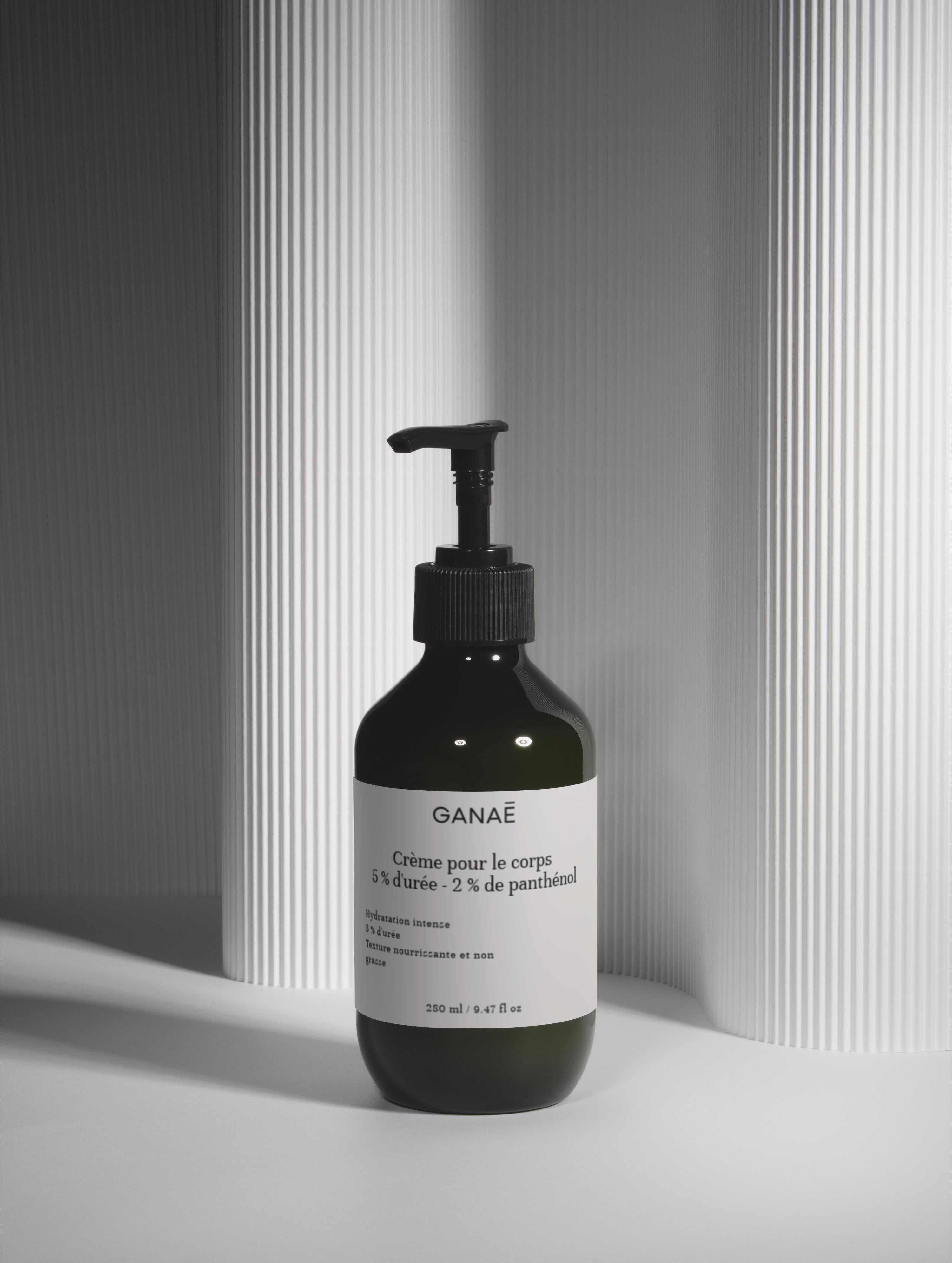 Crème corporelle à 5 % d'urée et 2 % de panthénol