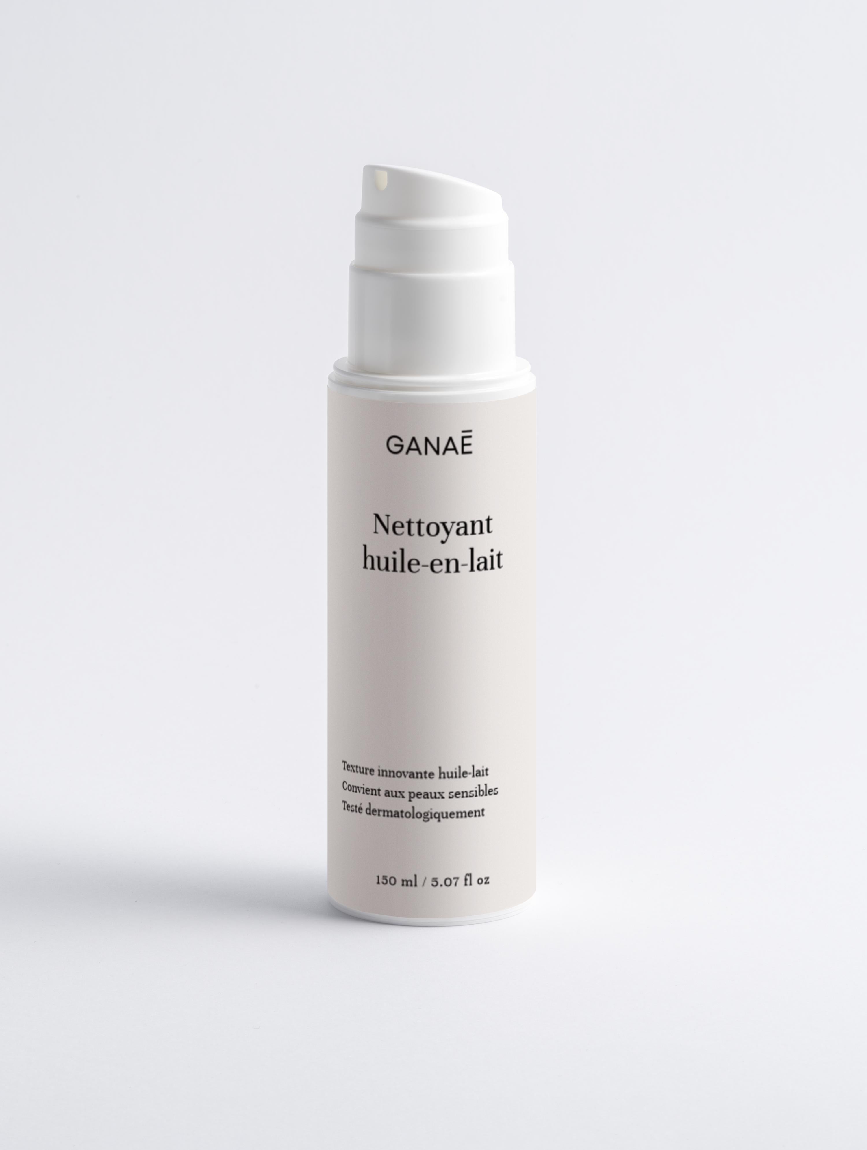 Nettoyant huile-en-lait pour peaux sensibles