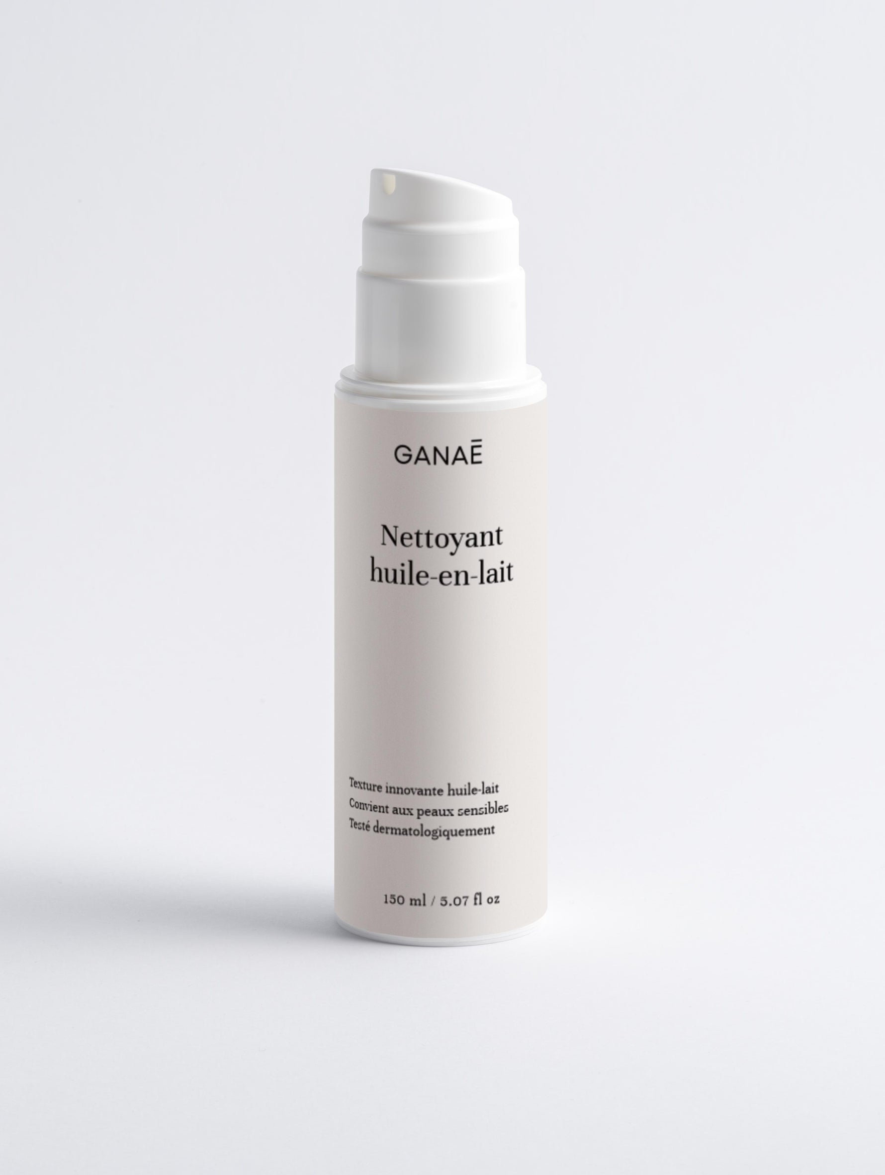 Nettoyant huile-en-lait pour peaux sensibles